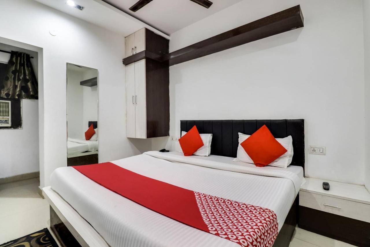 Oyo Flagship Just-9 Inn Near Sahara Ganj Mall Λάκναου Εξωτερικό φωτογραφία