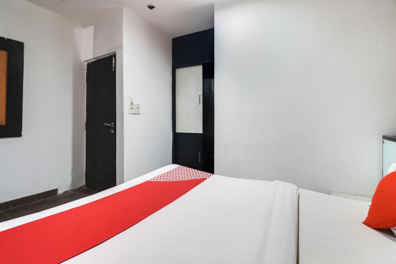 Oyo Flagship Just-9 Inn Near Sahara Ganj Mall Λάκναου Εξωτερικό φωτογραφία