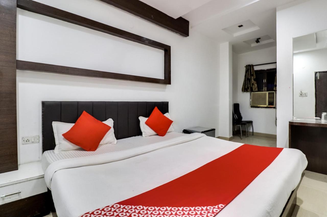 Oyo Flagship Just-9 Inn Near Sahara Ganj Mall Λάκναου Εξωτερικό φωτογραφία
