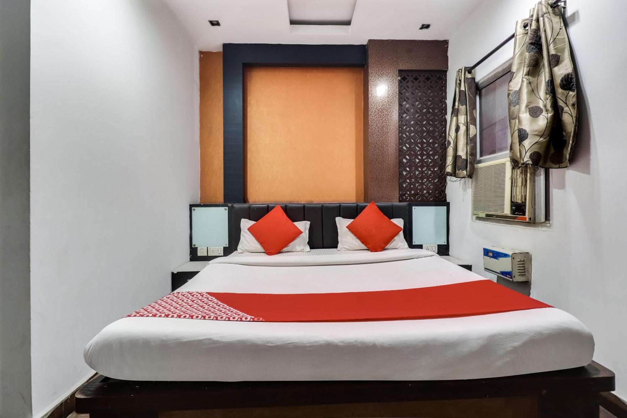 Oyo Flagship Just-9 Inn Near Sahara Ganj Mall Λάκναου Εξωτερικό φωτογραφία