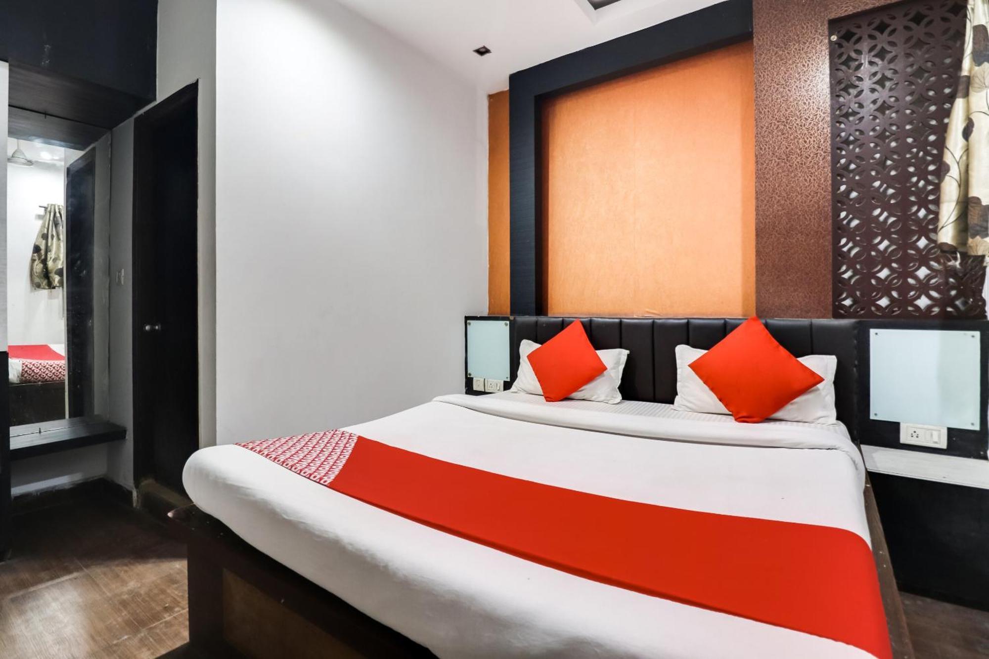 Oyo Flagship Just-9 Inn Near Sahara Ganj Mall Λάκναου Εξωτερικό φωτογραφία